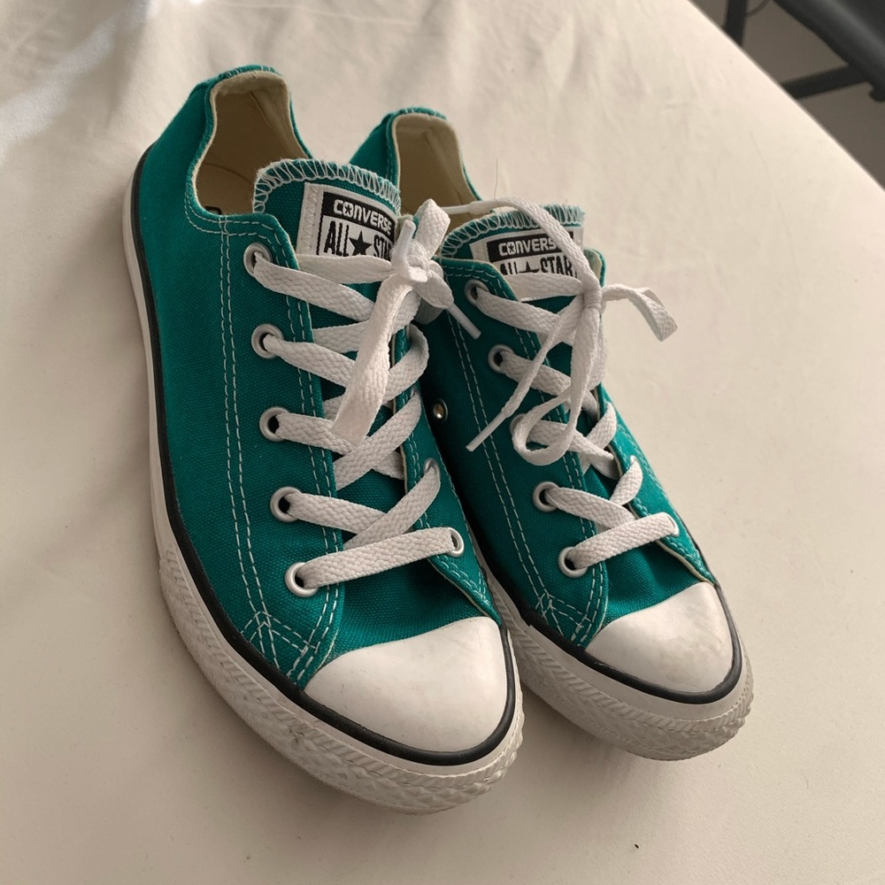 Teal converse (fits a size 6)